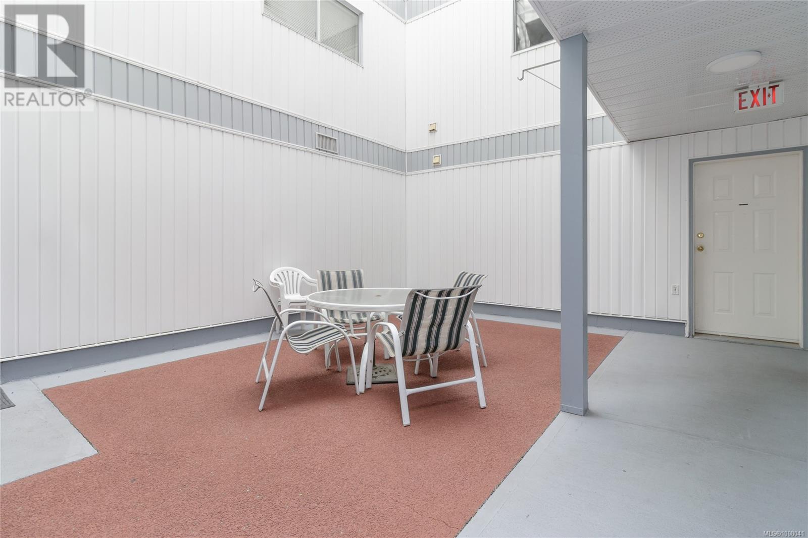 302 9958 Daniel St, Chemainus