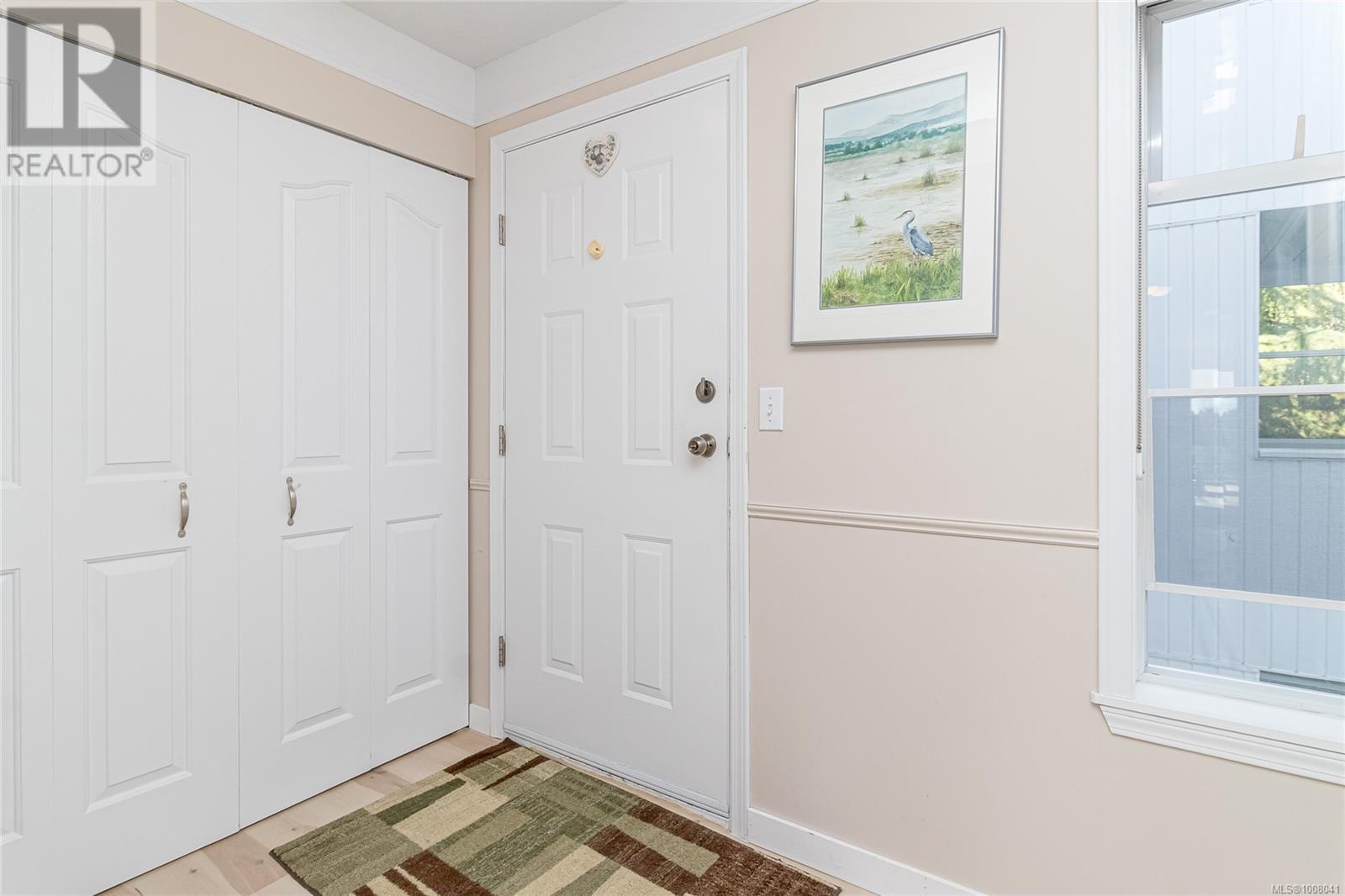 302 9958 Daniel St, Chemainus