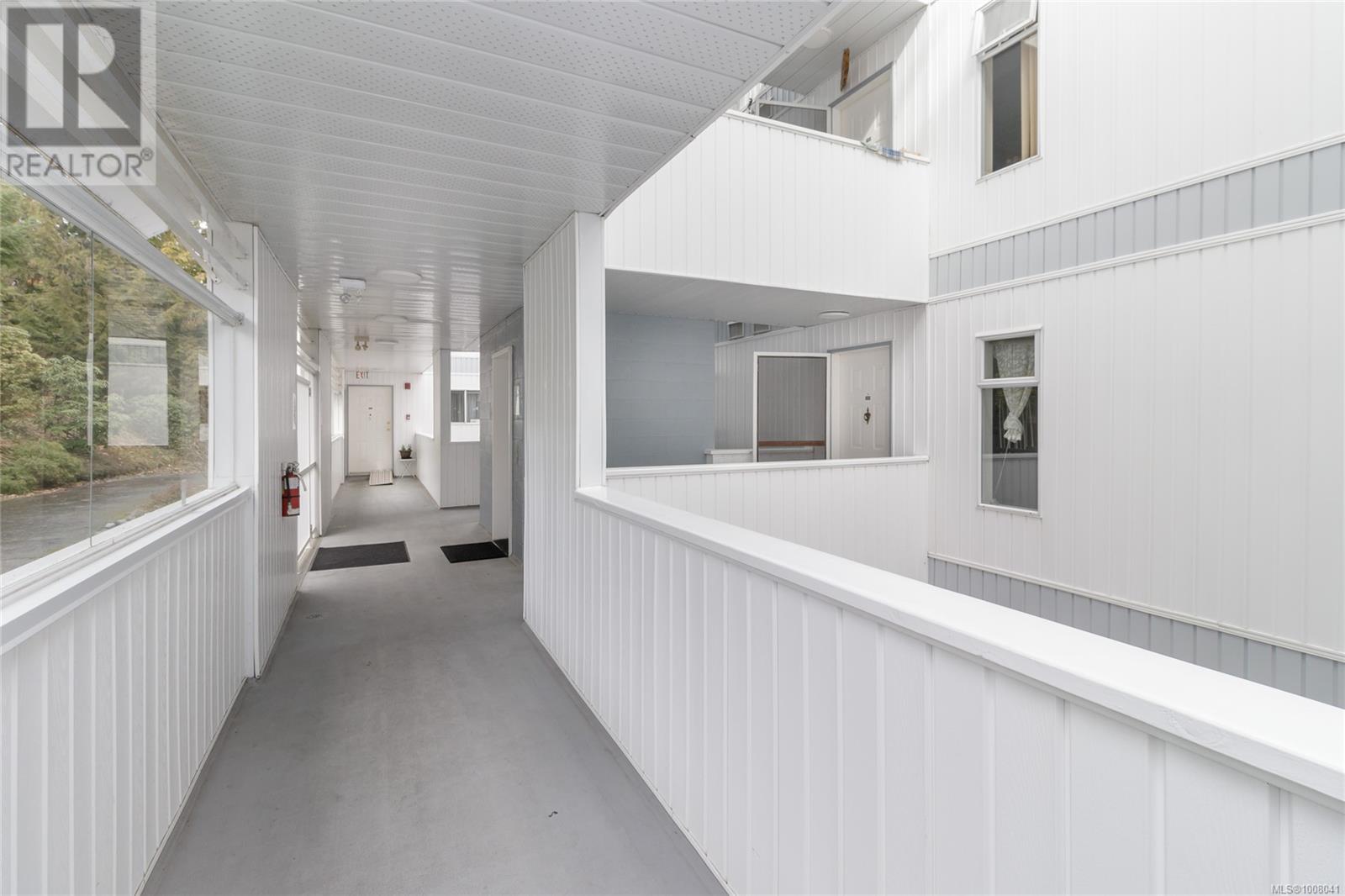 302 9958 Daniel St, Chemainus