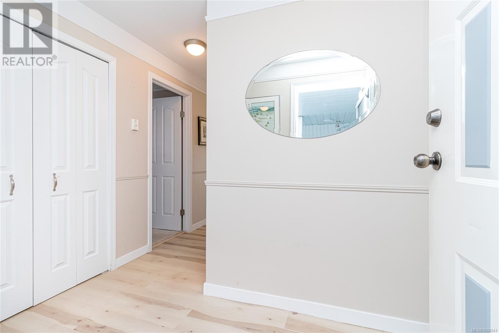302 9958 Daniel St, Chemainus
