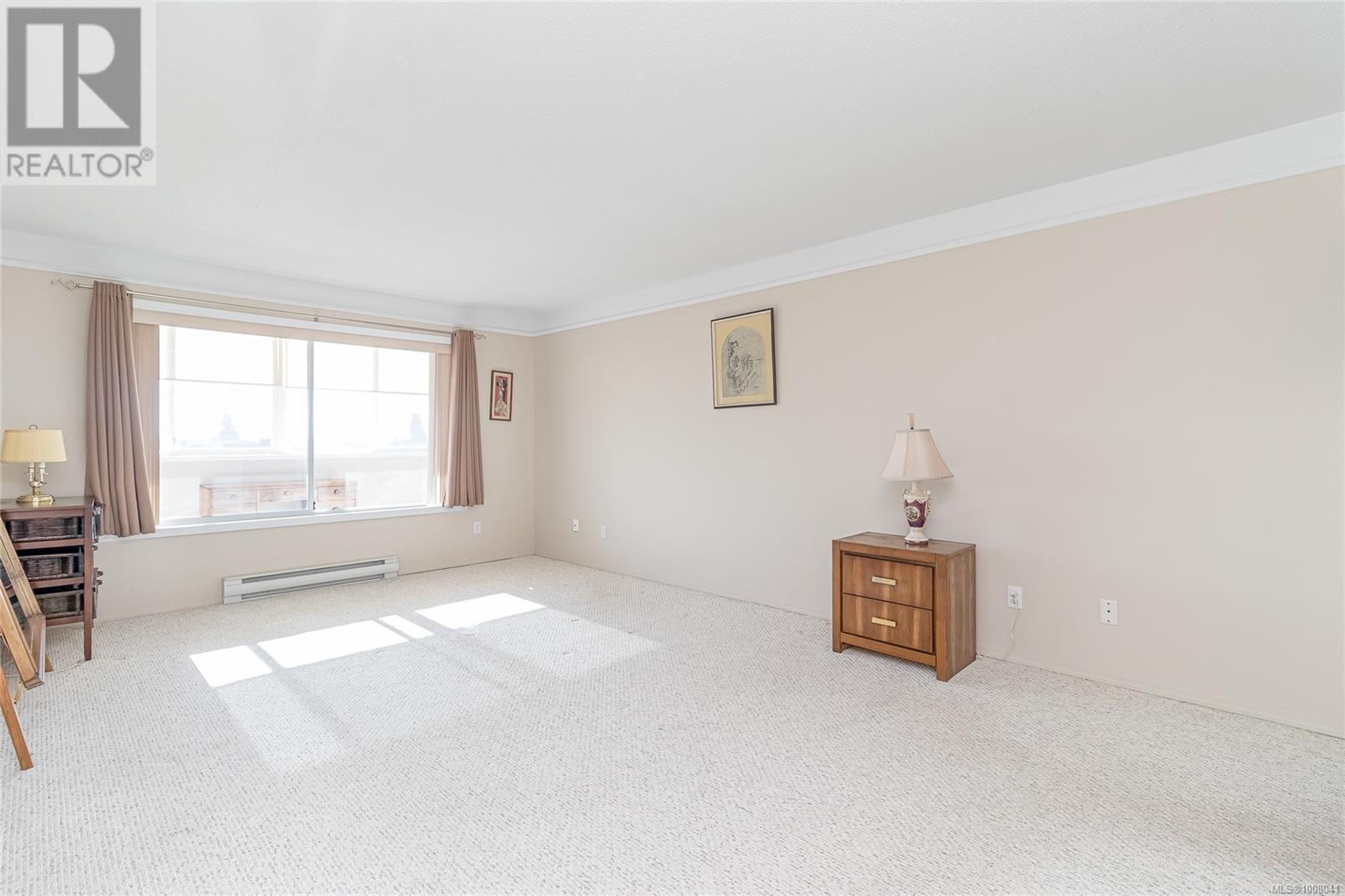 302 9958 Daniel St, Chemainus