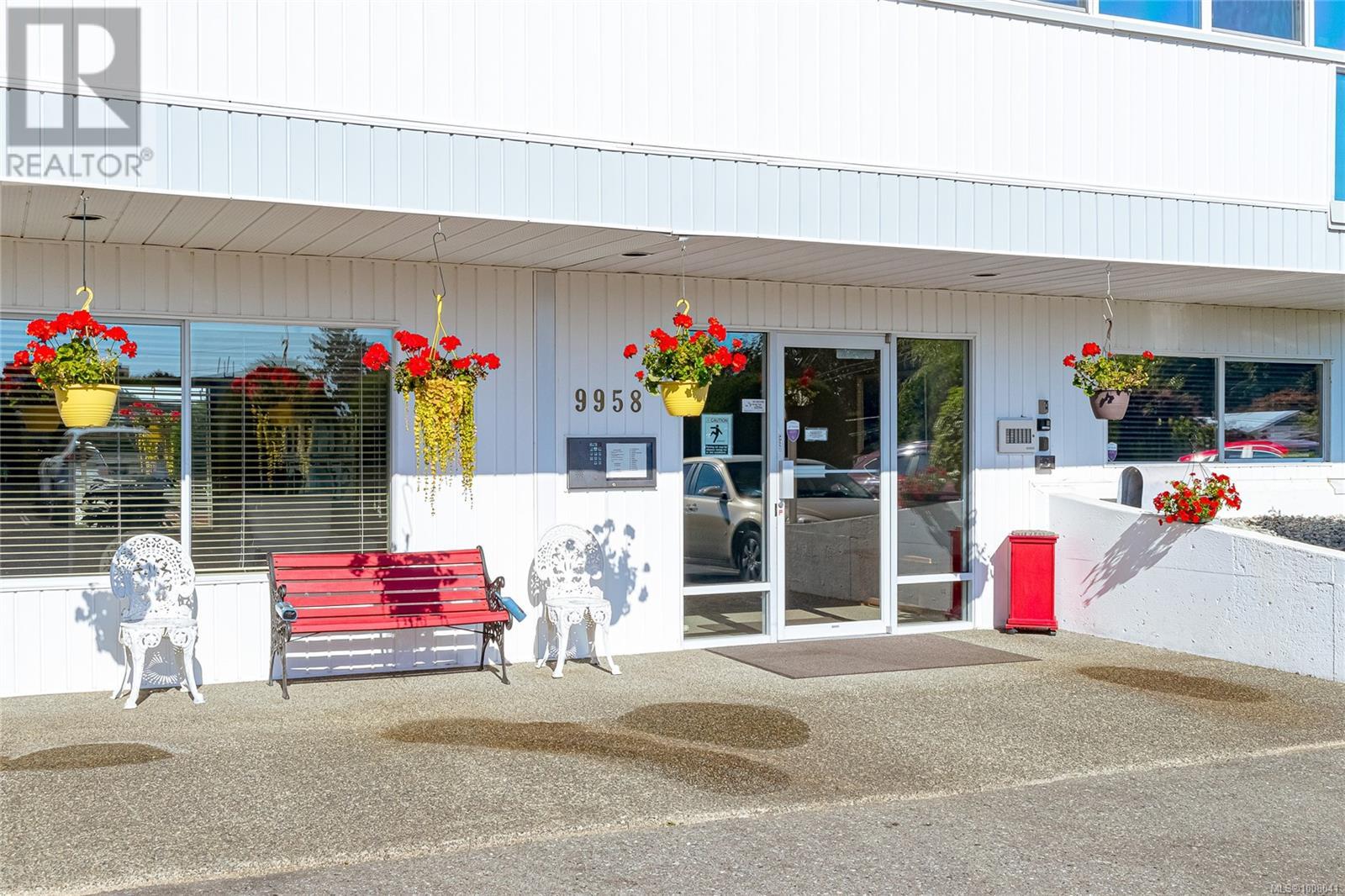302 9958 Daniel St, Chemainus