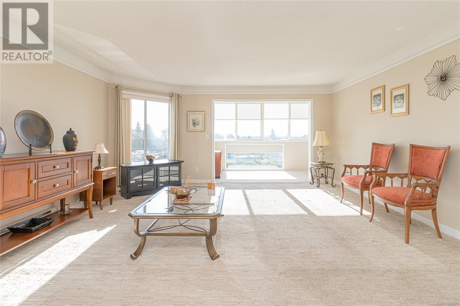 302 9958 Daniel St, Chemainus
