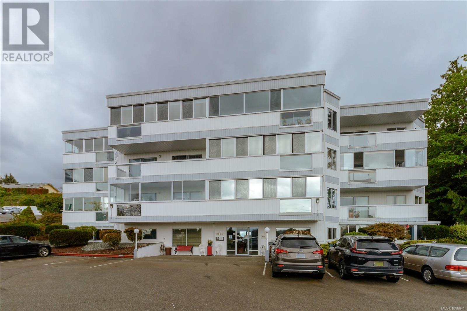 302 9958 Daniel St, Chemainus
