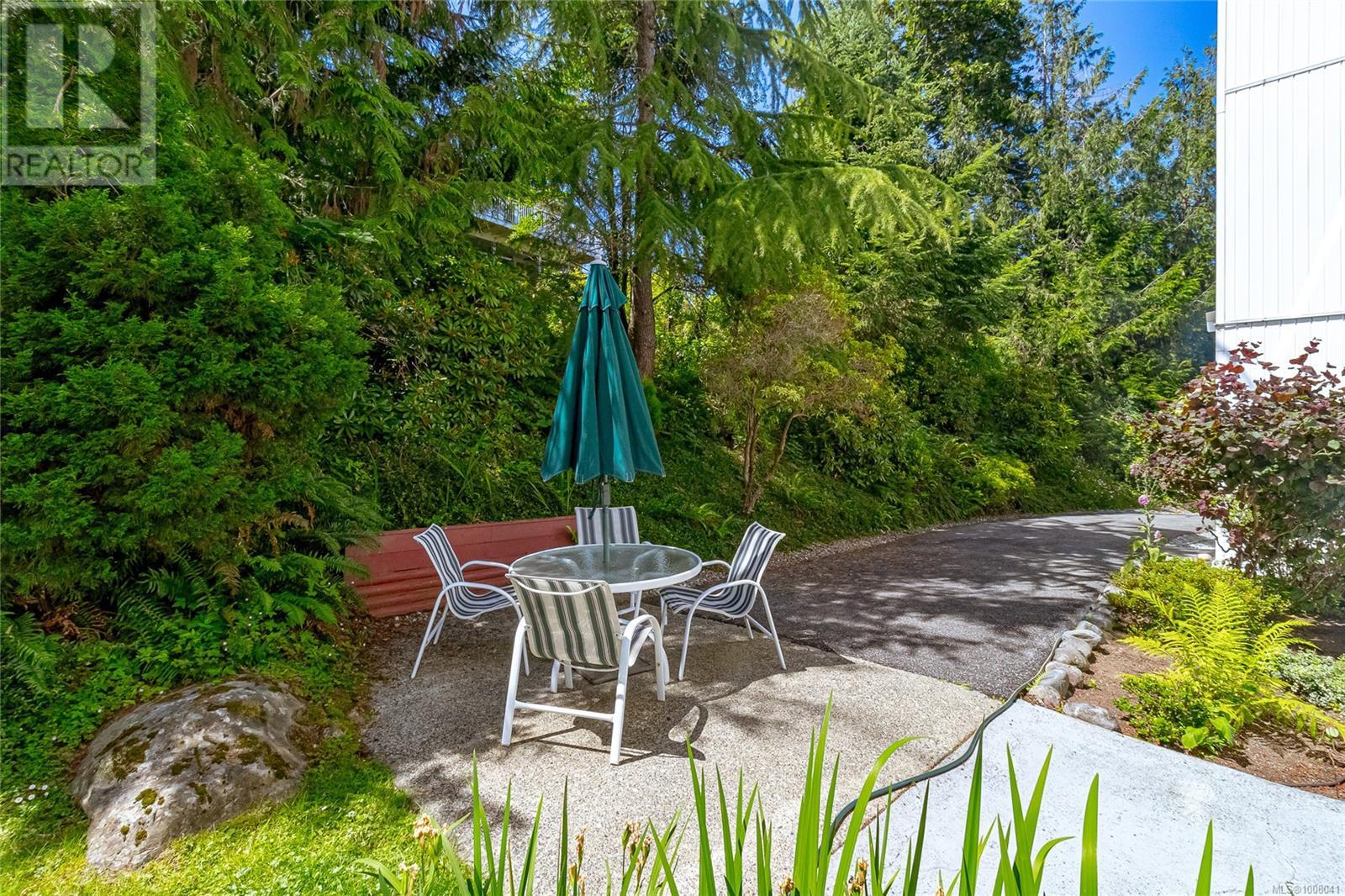 302 9958 Daniel St, Chemainus