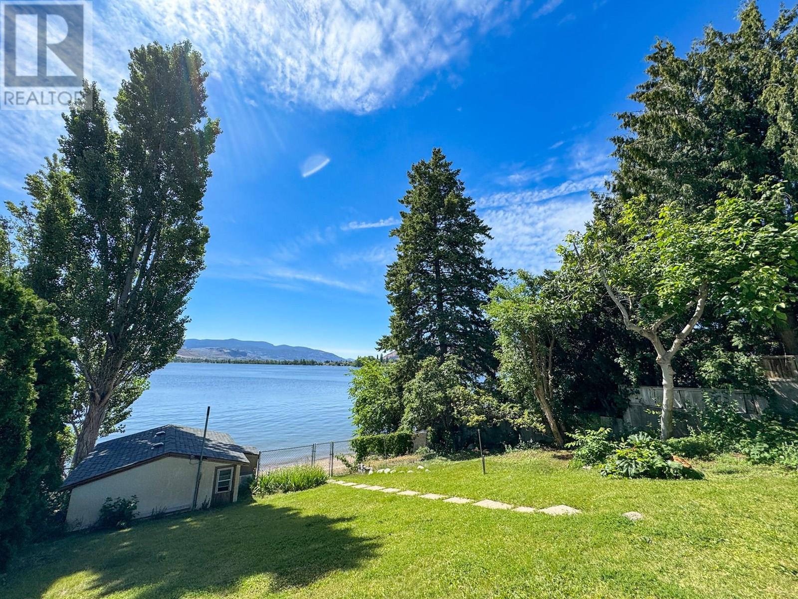 8503 Kingfisher Drive, Osoyoos