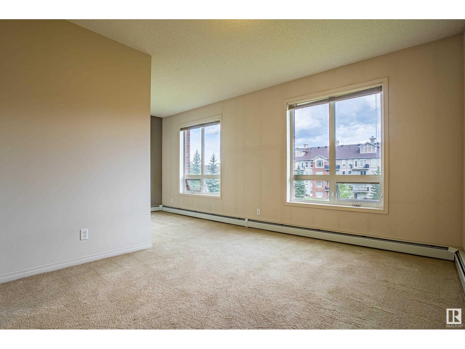 Photo 17 of 319 6315 135 Av Nw, Edmonton AB