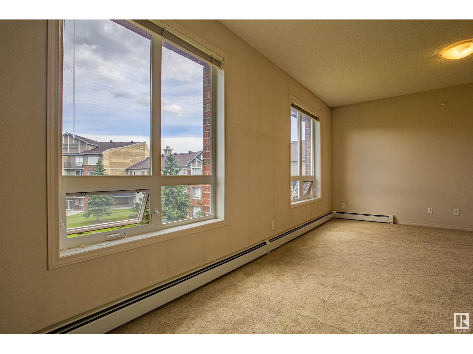 Photo 21 of 319 6315 135 Av Nw, Edmonton AB