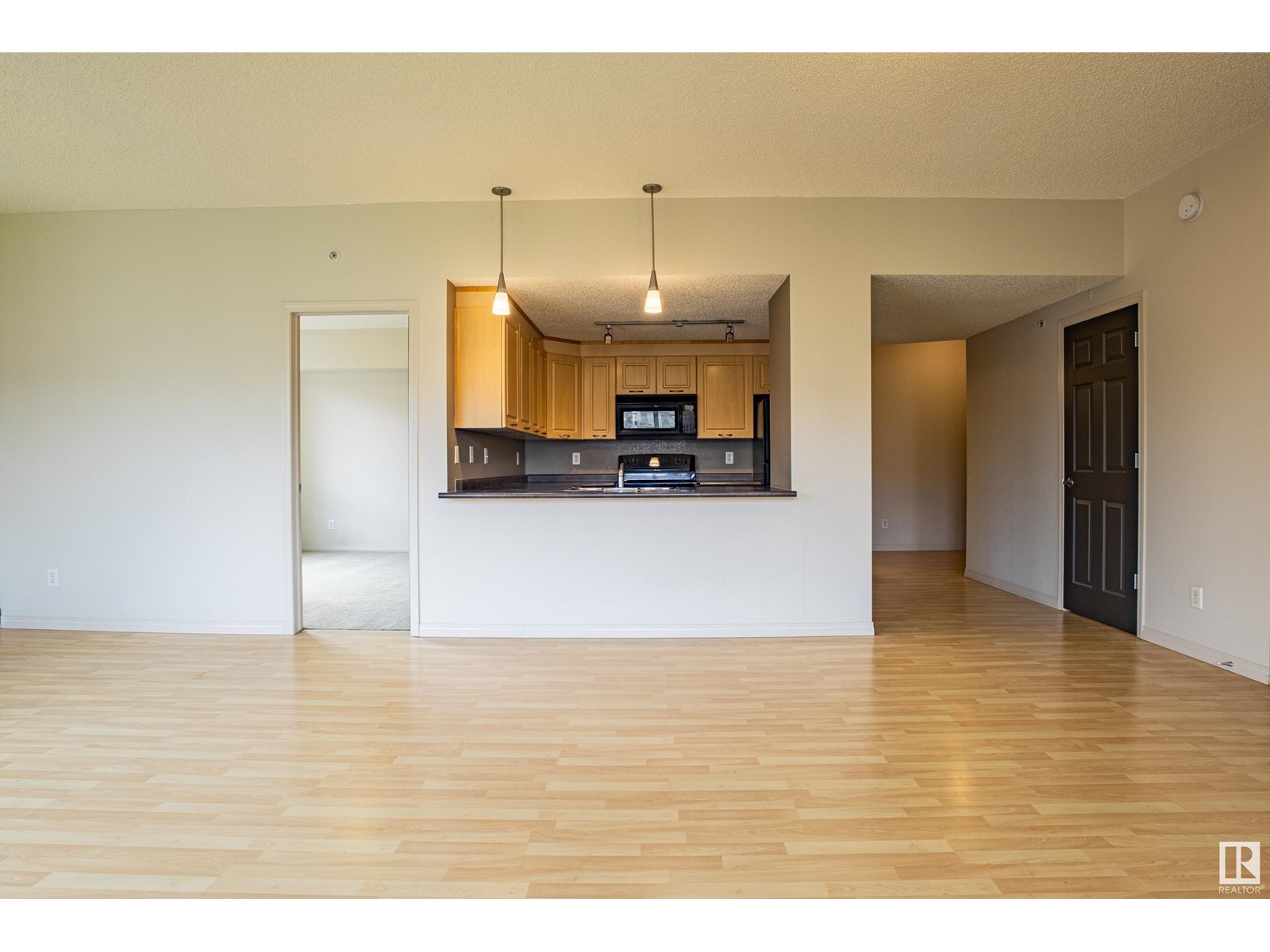 Photo 6 of 319 6315 135 Av Nw, Edmonton AB