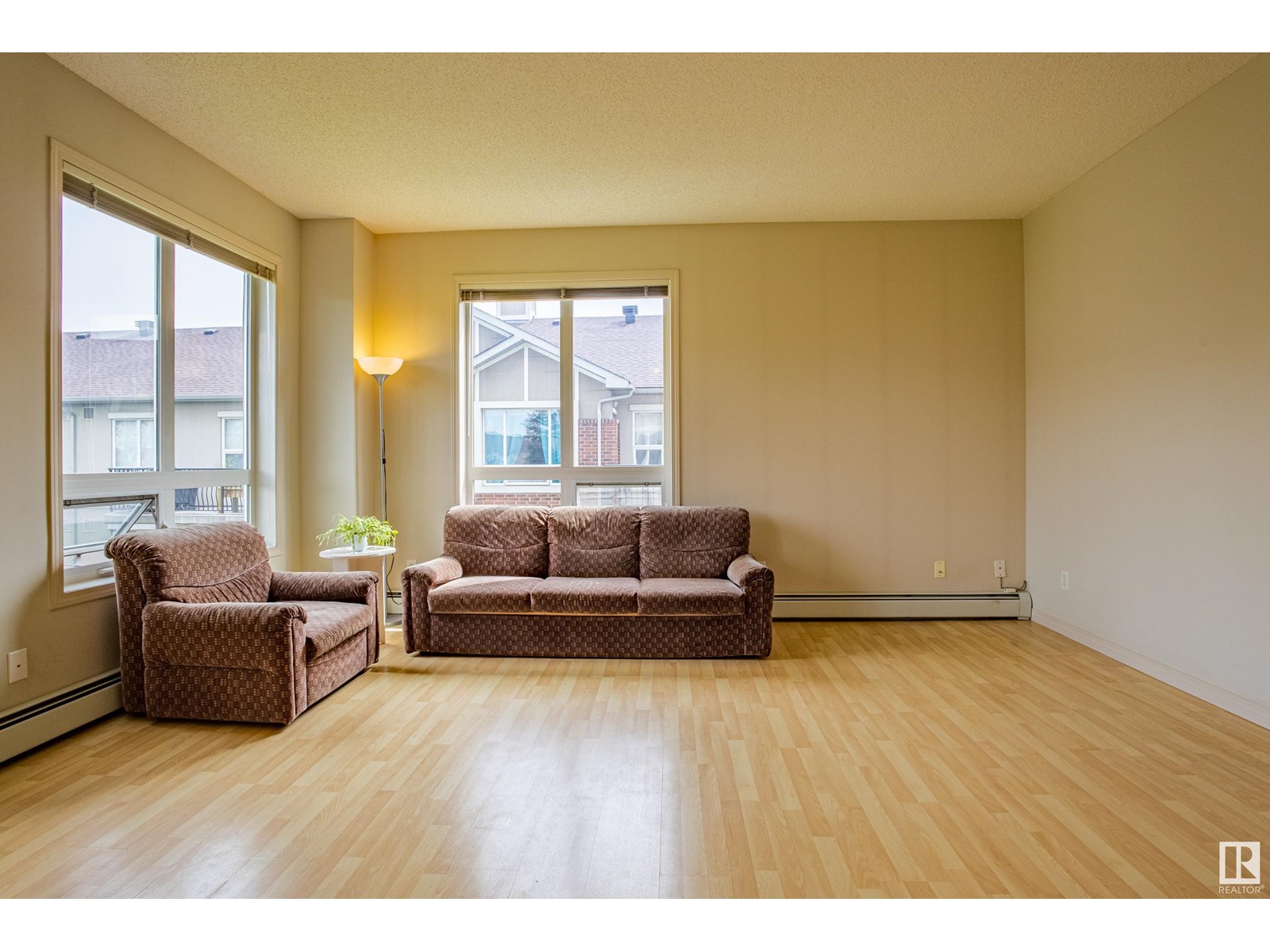 Photo 7 of 319 6315 135 Av Nw, Edmonton AB