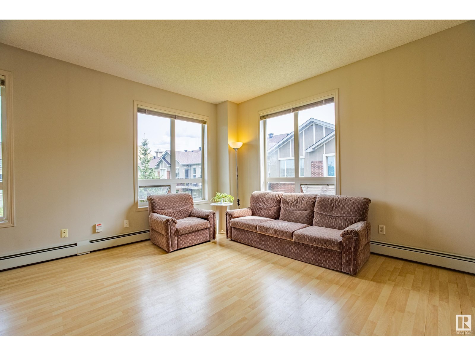Photo 8 of 319 6315 135 Av Nw, Edmonton AB