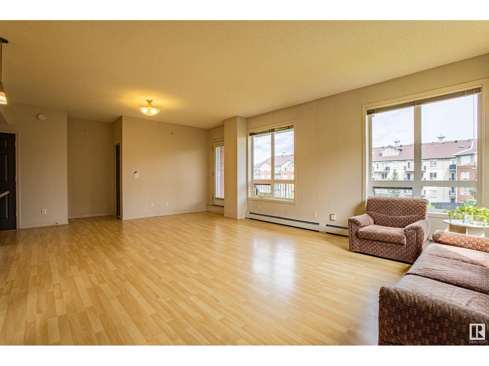 Photo 9 of 319 6315 135 Av Nw, Edmonton AB
