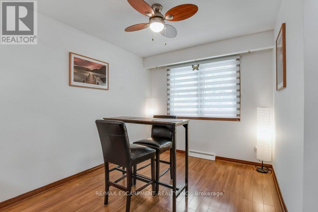 Photo 31 of 5945 Frontenac Street, Niagara Falls ON