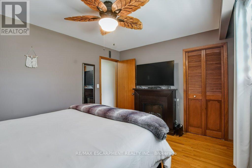 Photo 27 of 5945 Frontenac Street, Niagara Falls ON