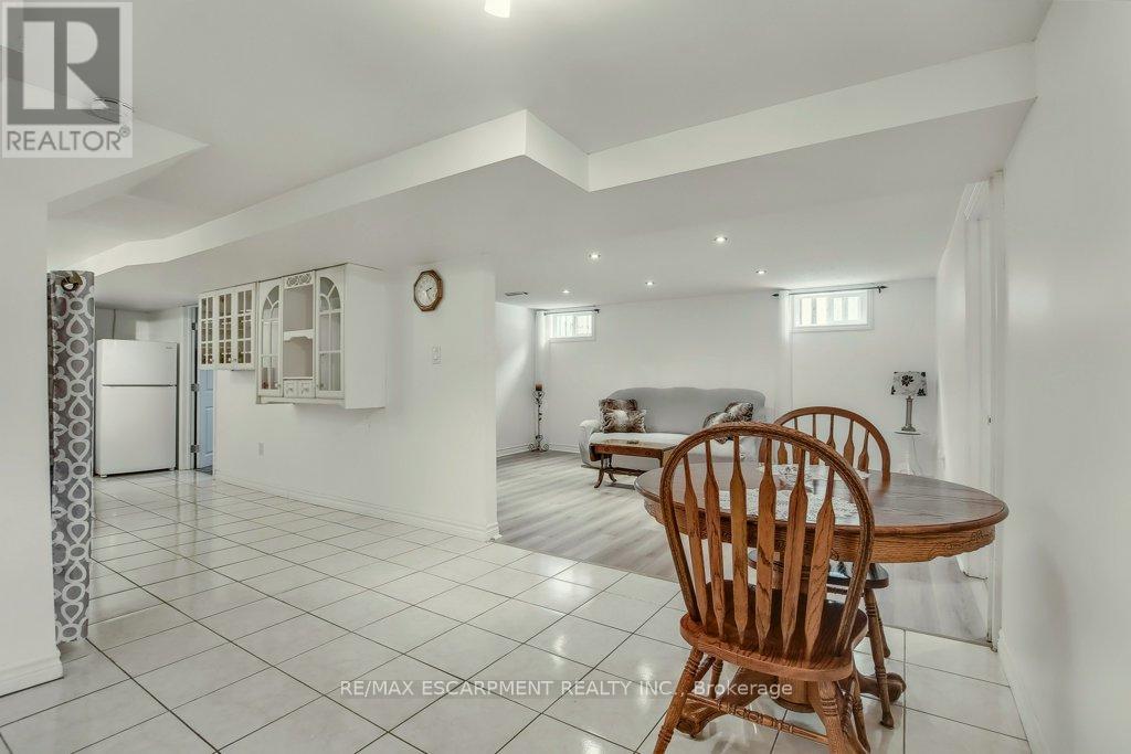 Photo 16 of 5945 Frontenac Street, Niagara Falls ON