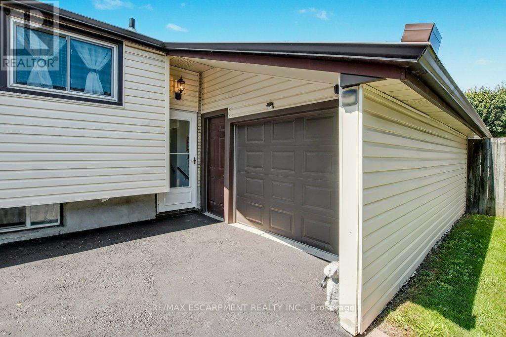 Photo 39 of 5945 Frontenac Street, Niagara Falls ON