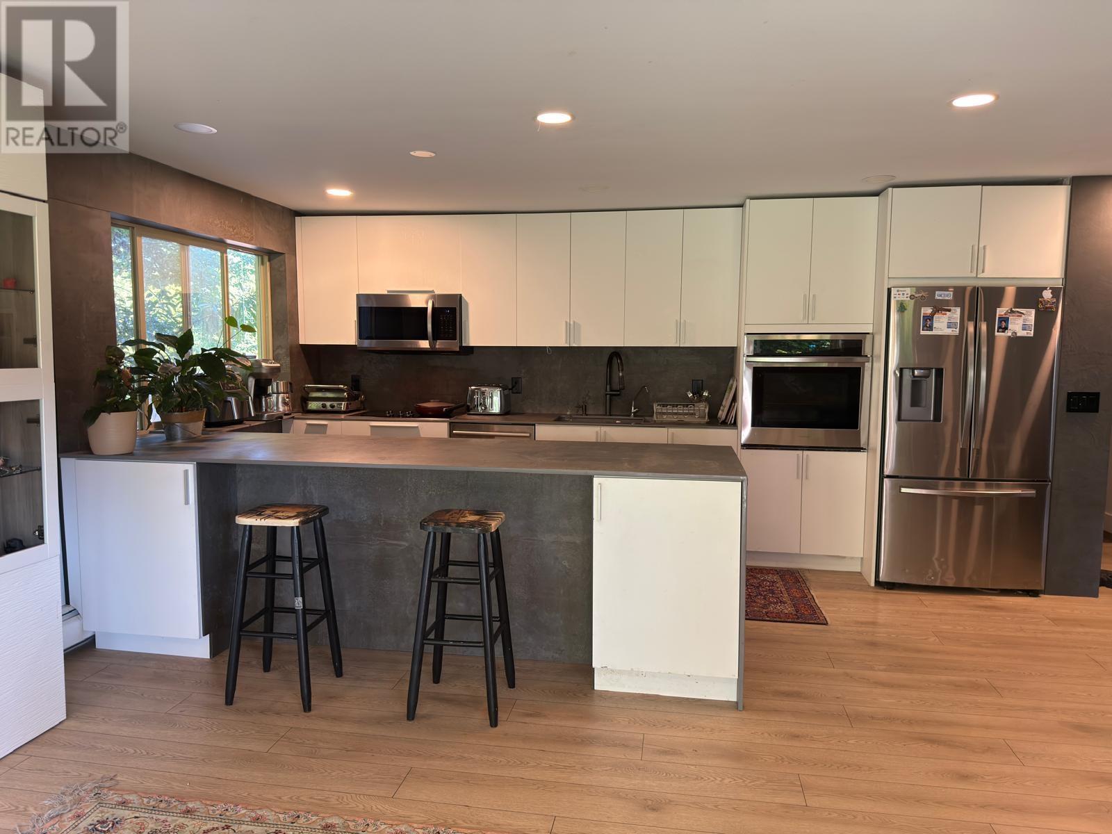1239 235 KEITH ROAD, West Vancouver