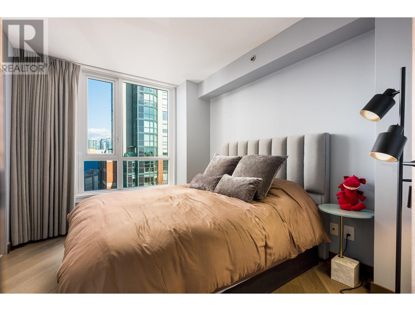 Photo 2 of 805 388 Drake Street, Vancouver BC