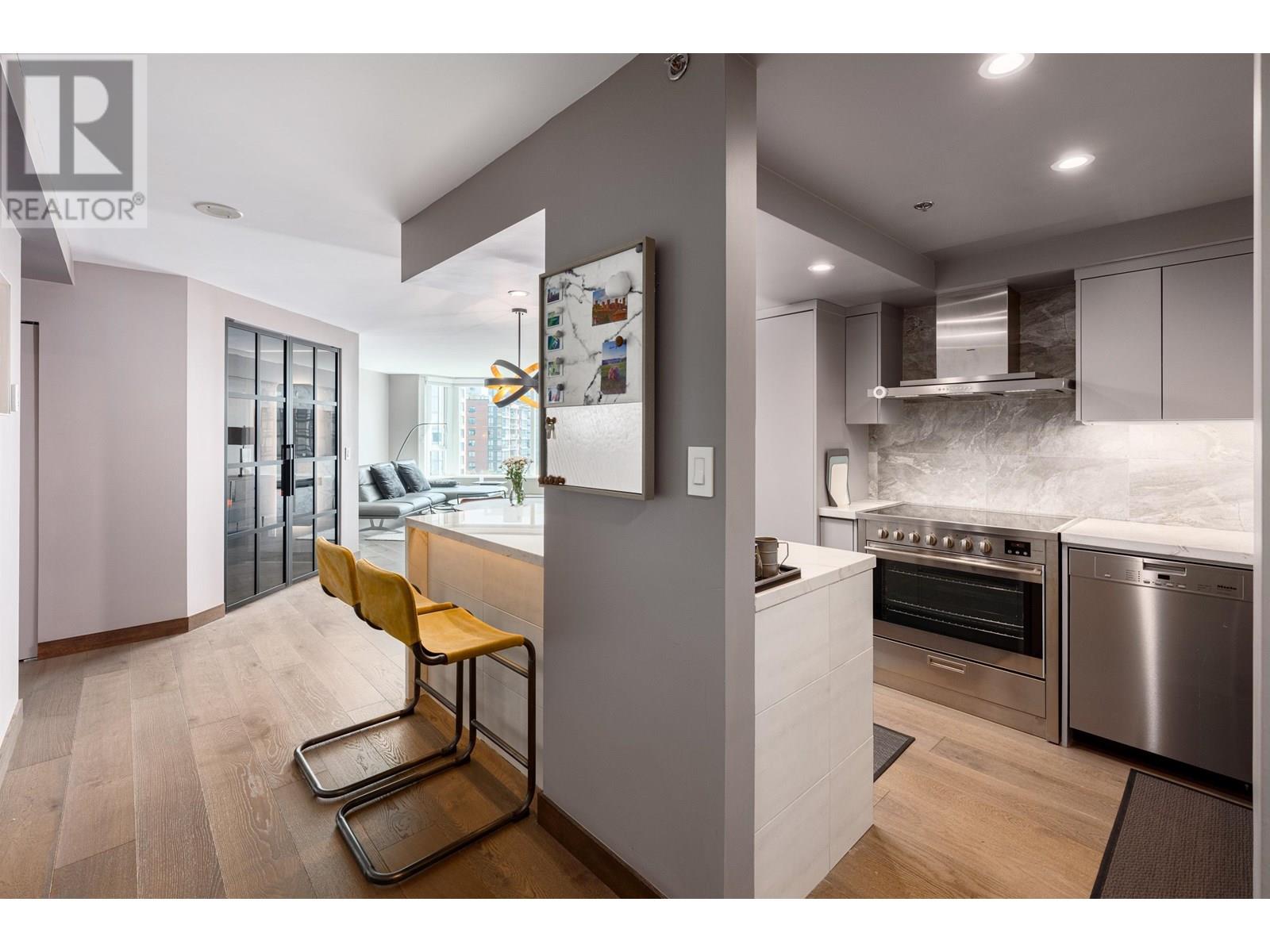 Photo 17 of 805 388 Drake Street, Vancouver BC