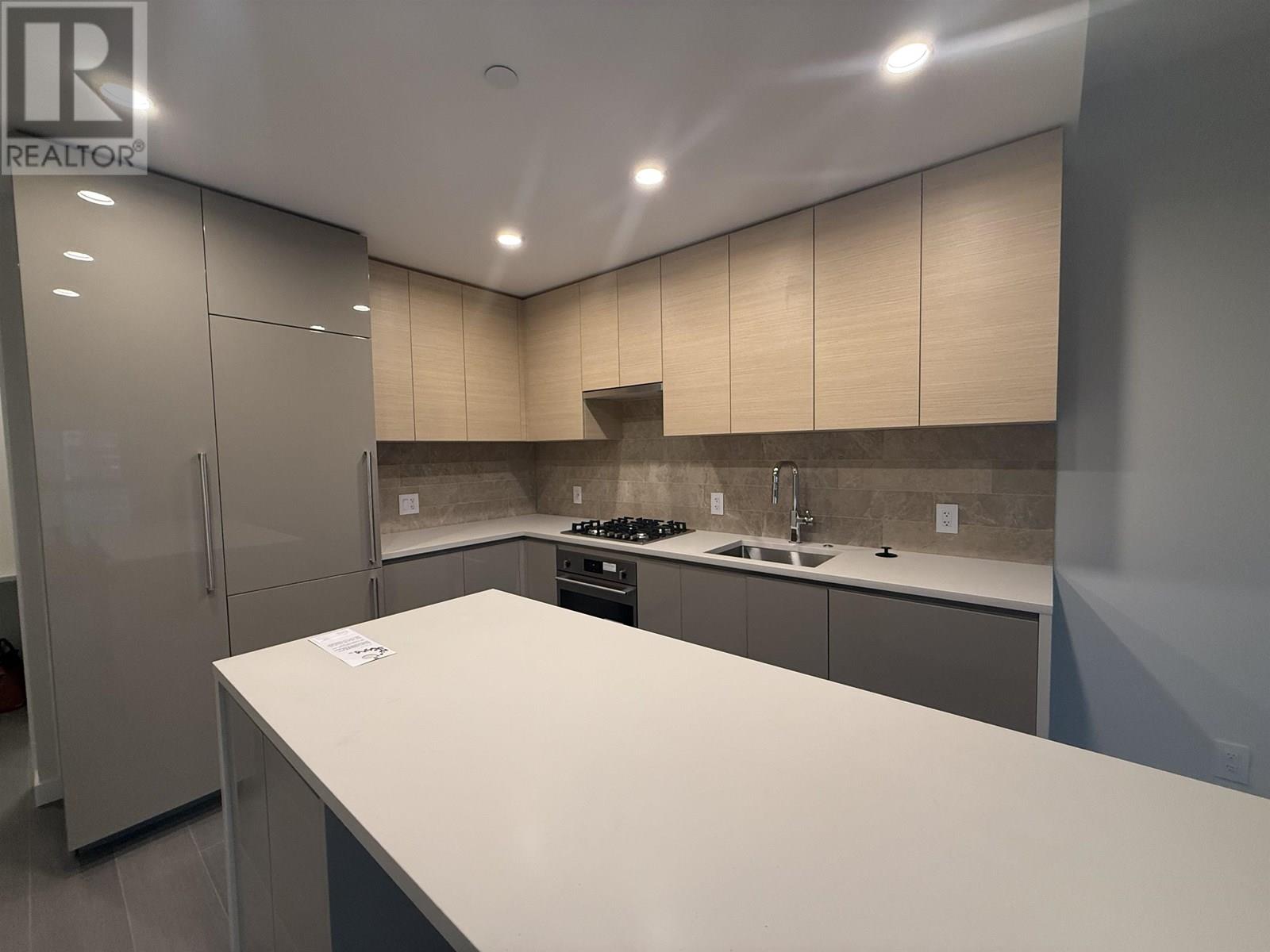 Photo 2 of 2807 2108 Gilmore Avenue, Burnaby BC