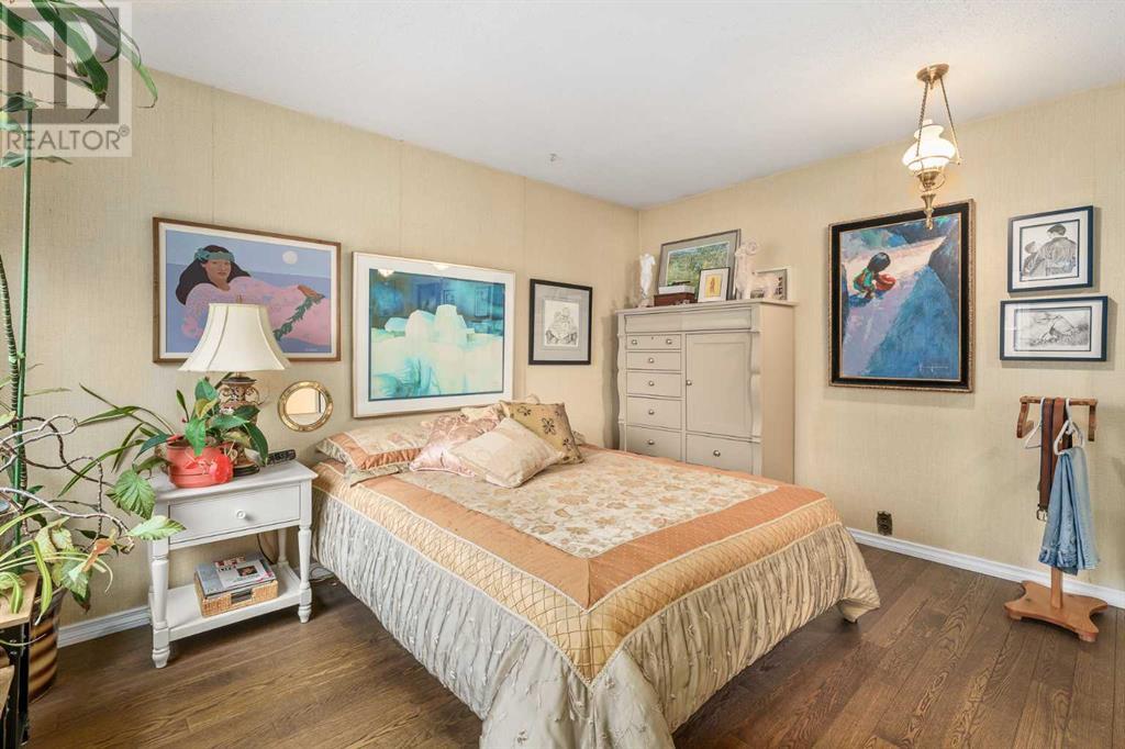 Single Family House for Sale in   Varsity Estates Drive NW Varsity Calgary 