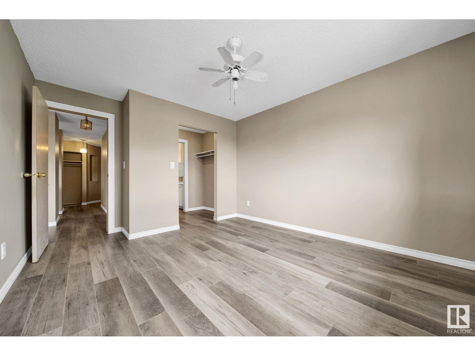 Photo 21 of 401 4220 139 Ave Nw Nw, Edmonton AB