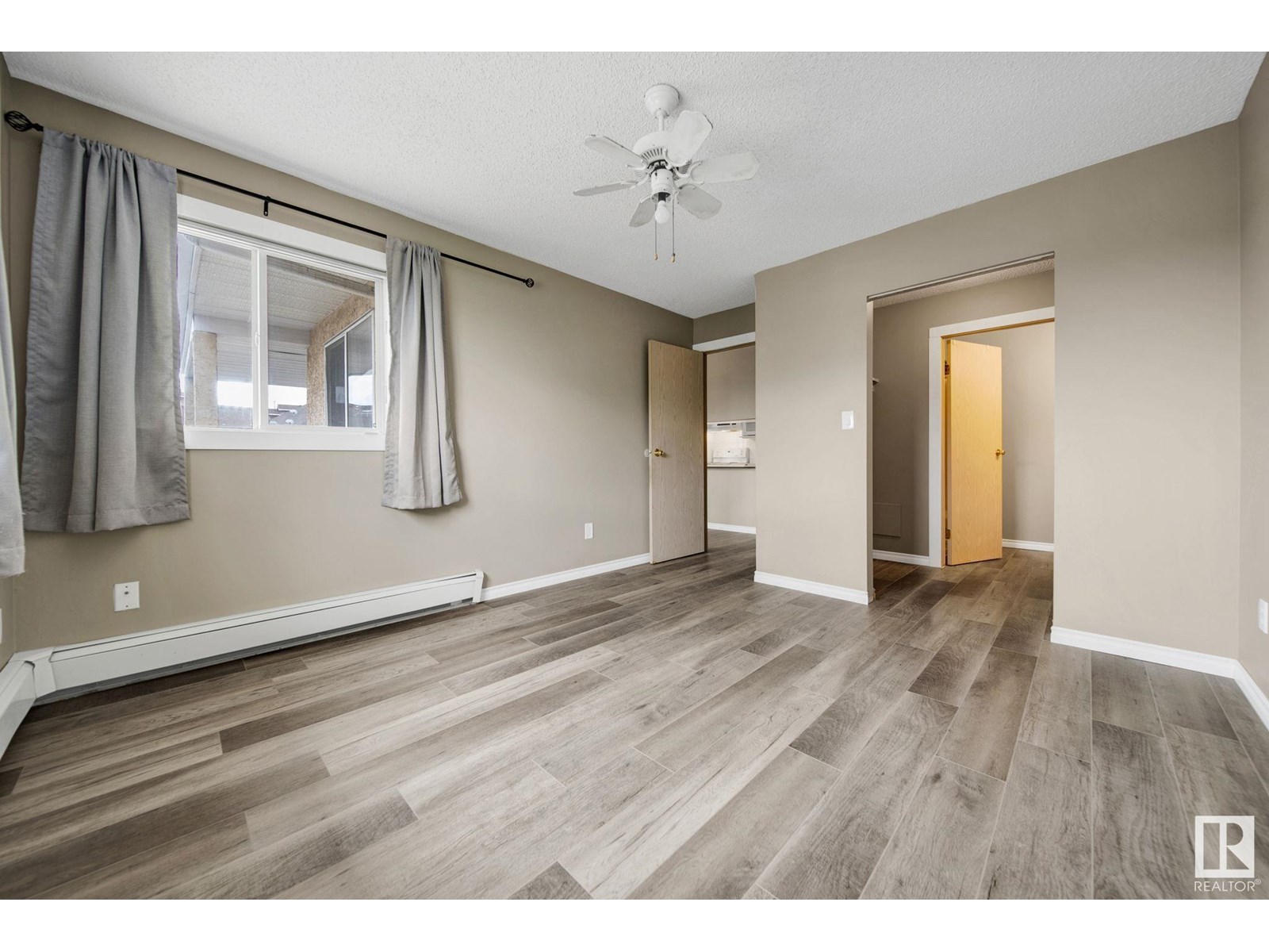 Photo 22 of 401 4220 139 Ave Nw Nw, Edmonton AB