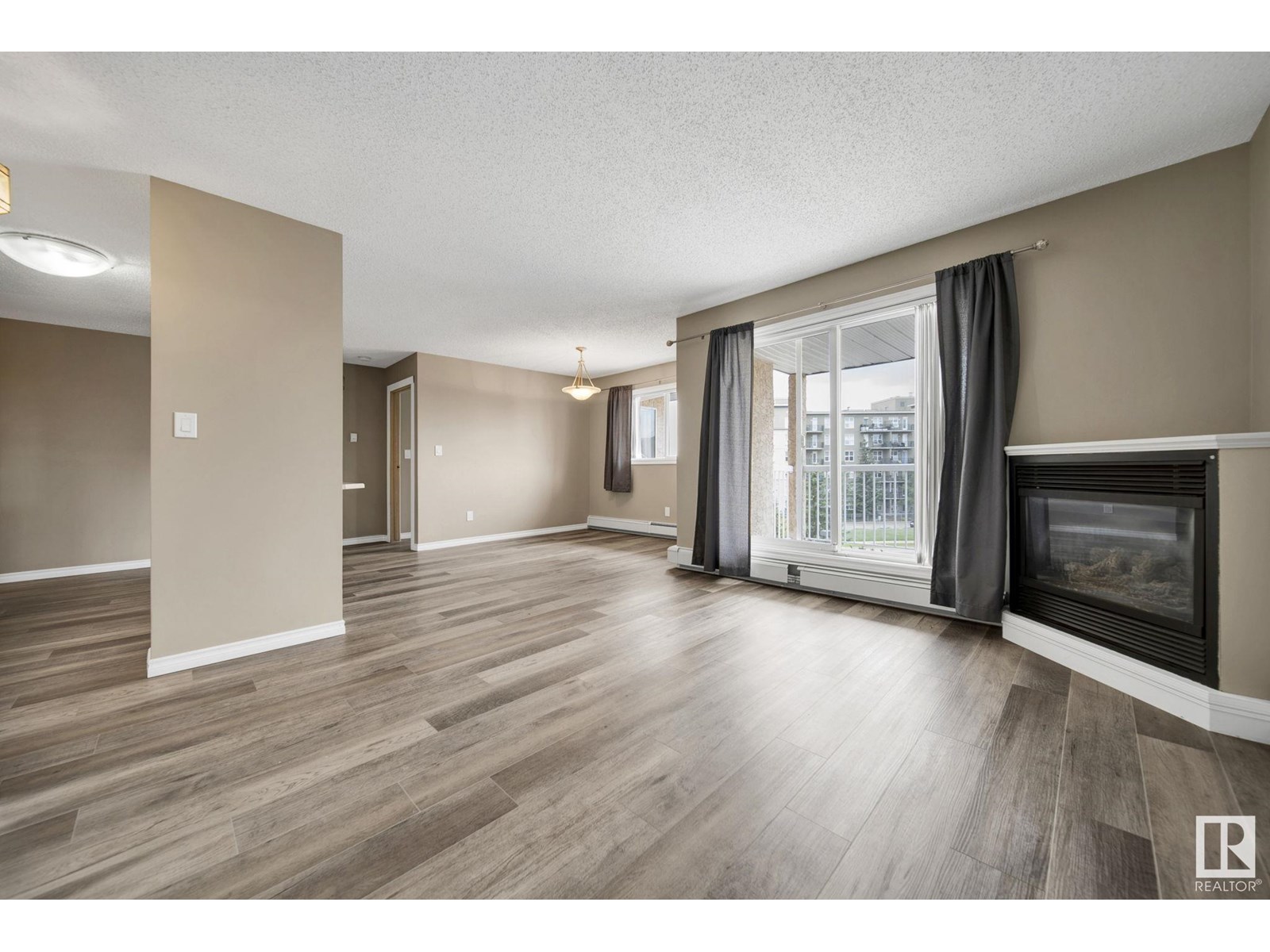 Photo 14 of 401 4220 139 Ave Nw Nw, Edmonton AB