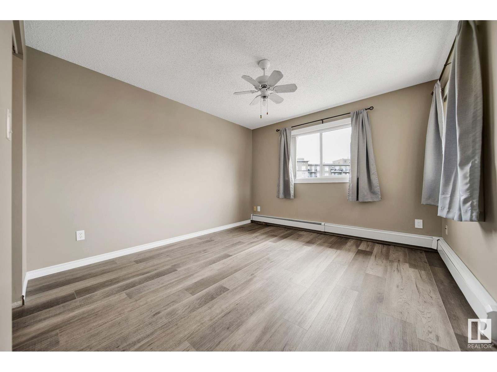 Photo 20 of 401 4220 139 Ave Nw Nw, Edmonton AB