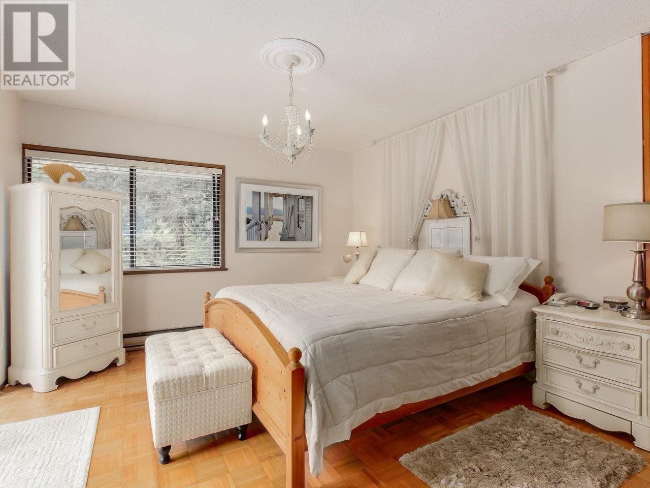 6490 WELLINGTON PLACE, West Vancouver