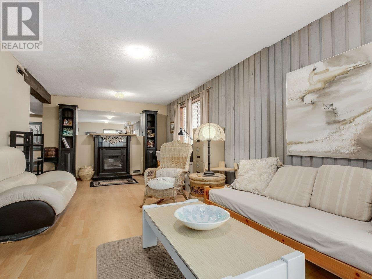6490 WELLINGTON PLACE, West Vancouver