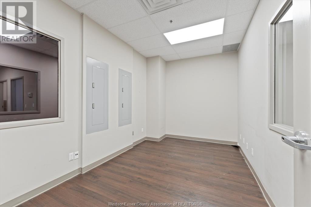 Photo 13 of 736 744 Ouellette Avenue, Windsor ON