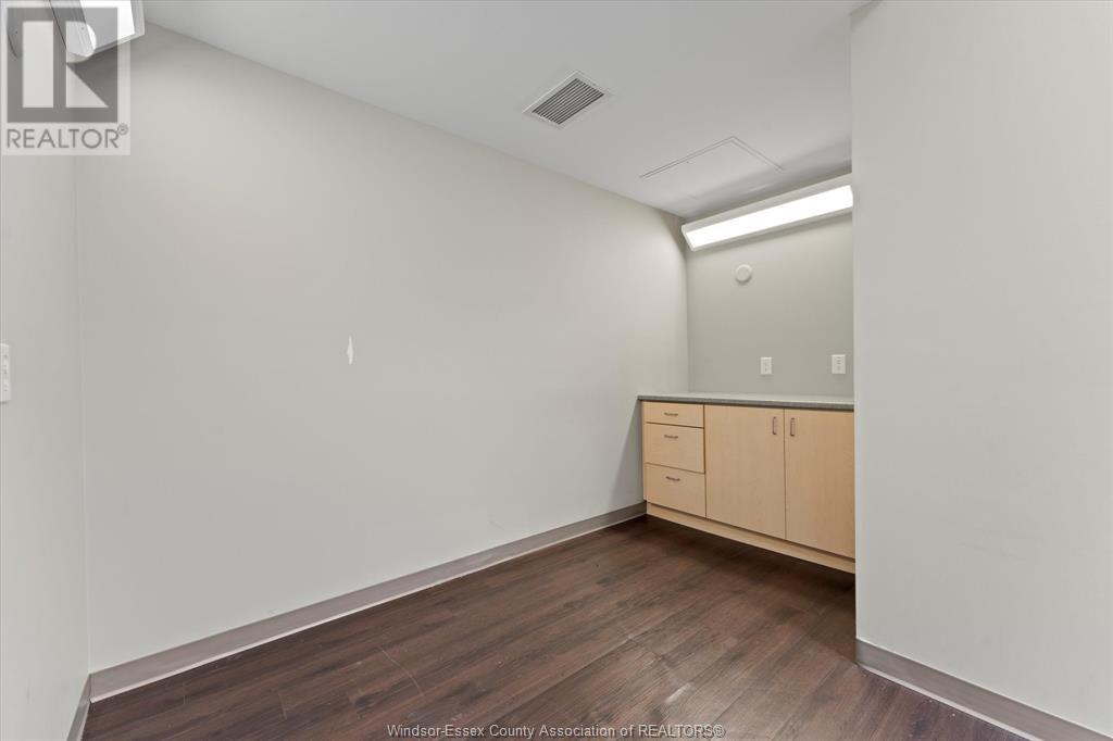 Photo 33 of 736 744 Ouellette Avenue, Windsor ON