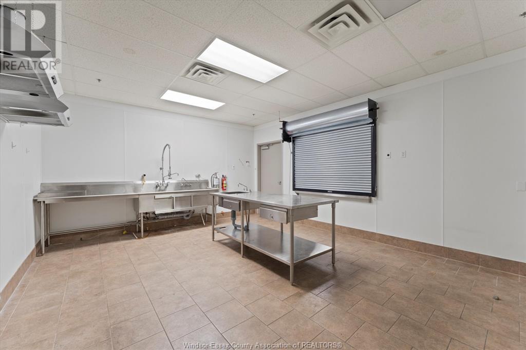 Photo 23 of 736 744 Ouellette Avenue, Windsor ON