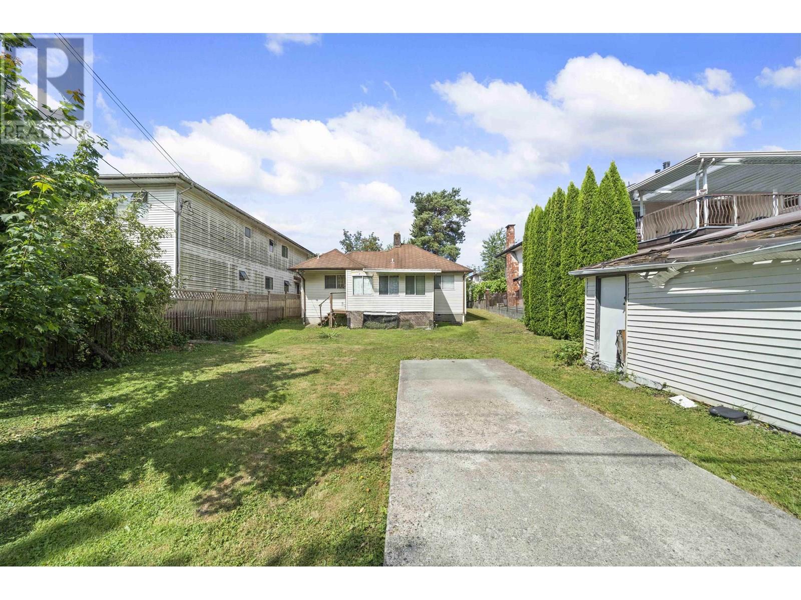 Photo 11 of 5974 Argyle Street, Vancouver BC