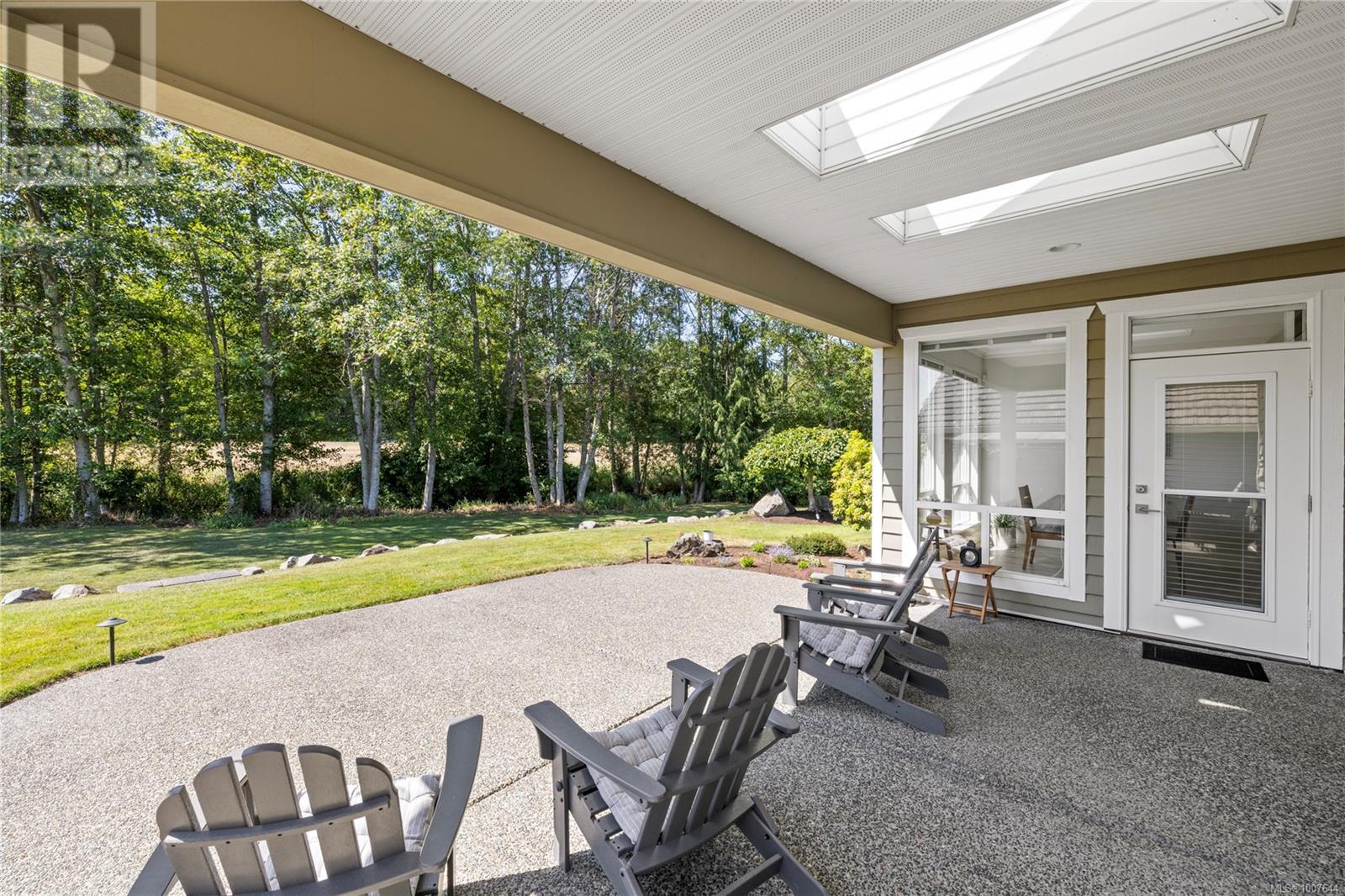 Photo 10 of 636 Morningstar Dr, Parksville BC