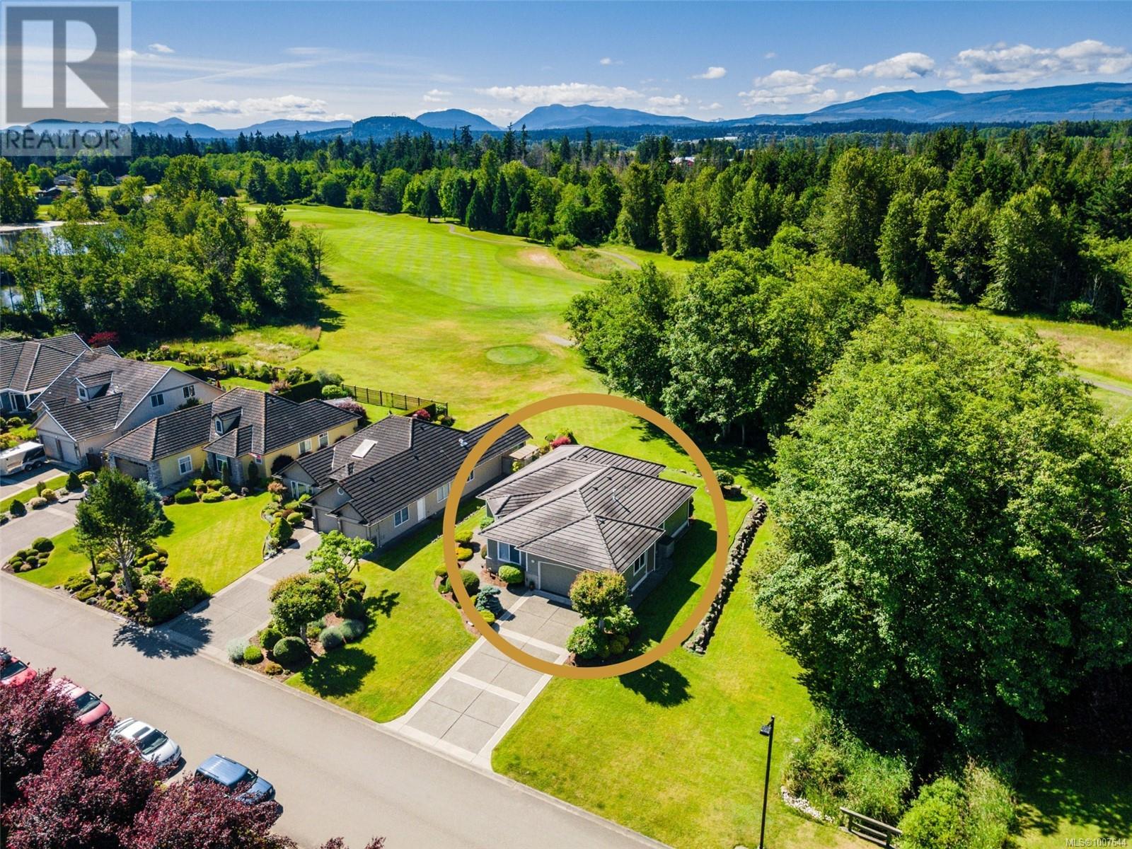 Photo 12 of 636 Morningstar Dr, Parksville BC
