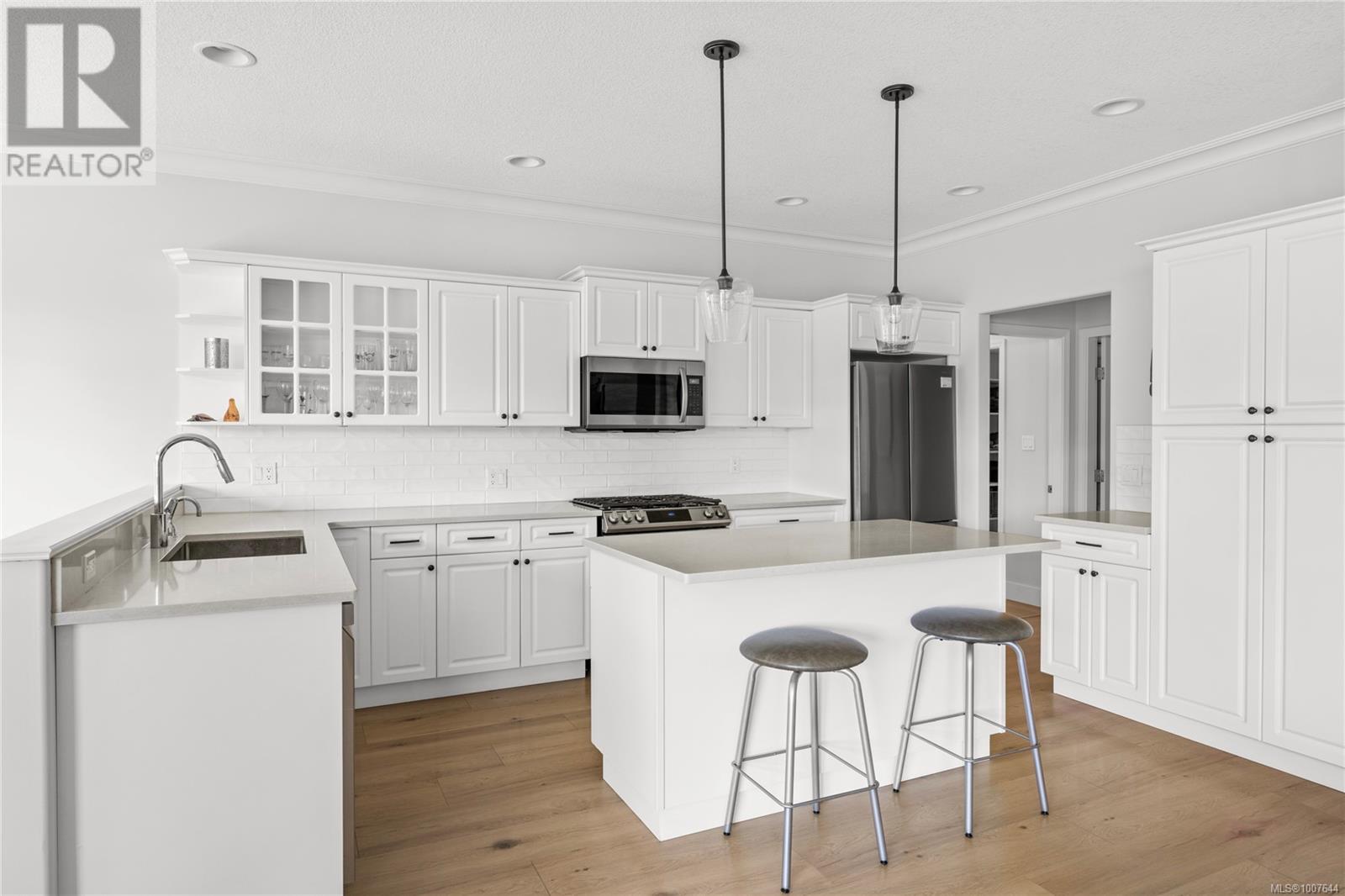 Photo 22 of 636 Morningstar Dr, Parksville BC