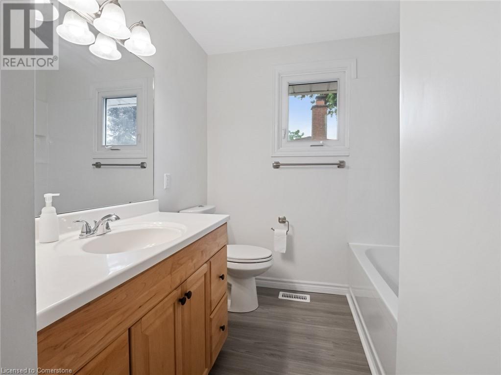 Photo 15 of 68 Ziraldo Drive, St Catharines ON