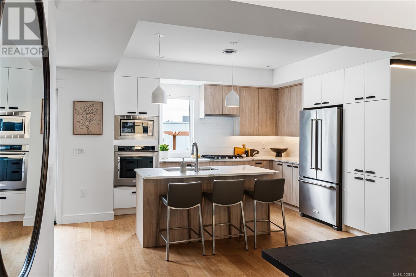 Photo 10 of 32 4253 Dieppe Rd, Saanich BC