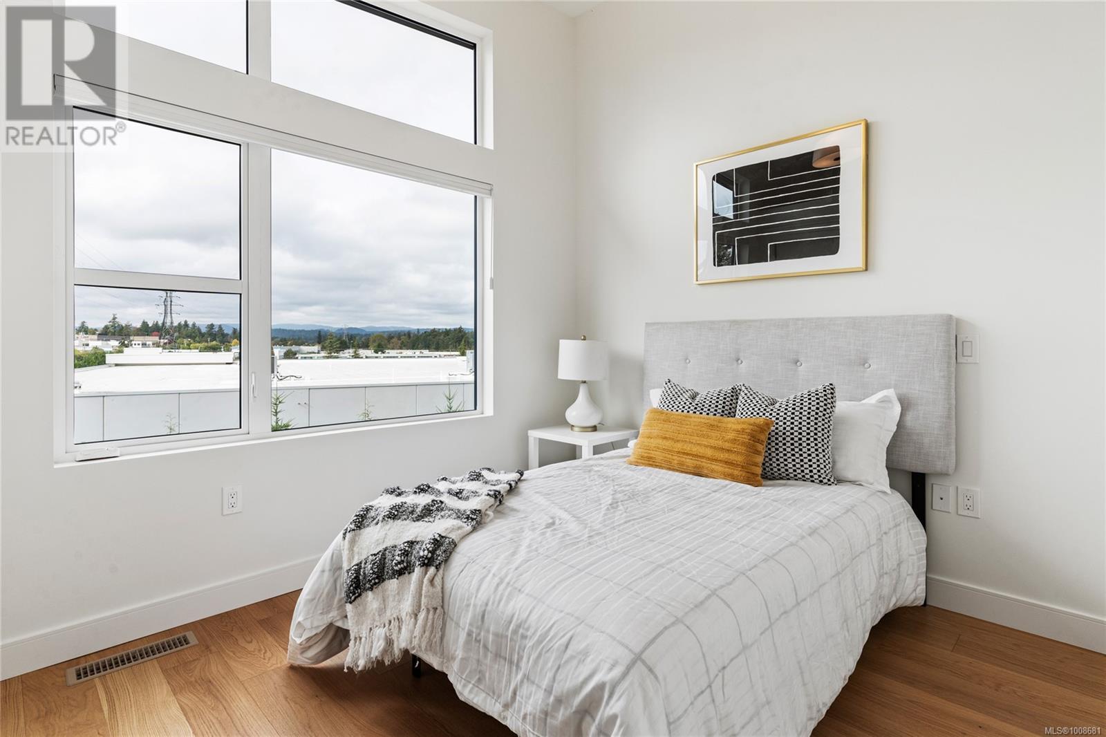 Photo 19 of 32 4253 Dieppe Rd, Saanich BC