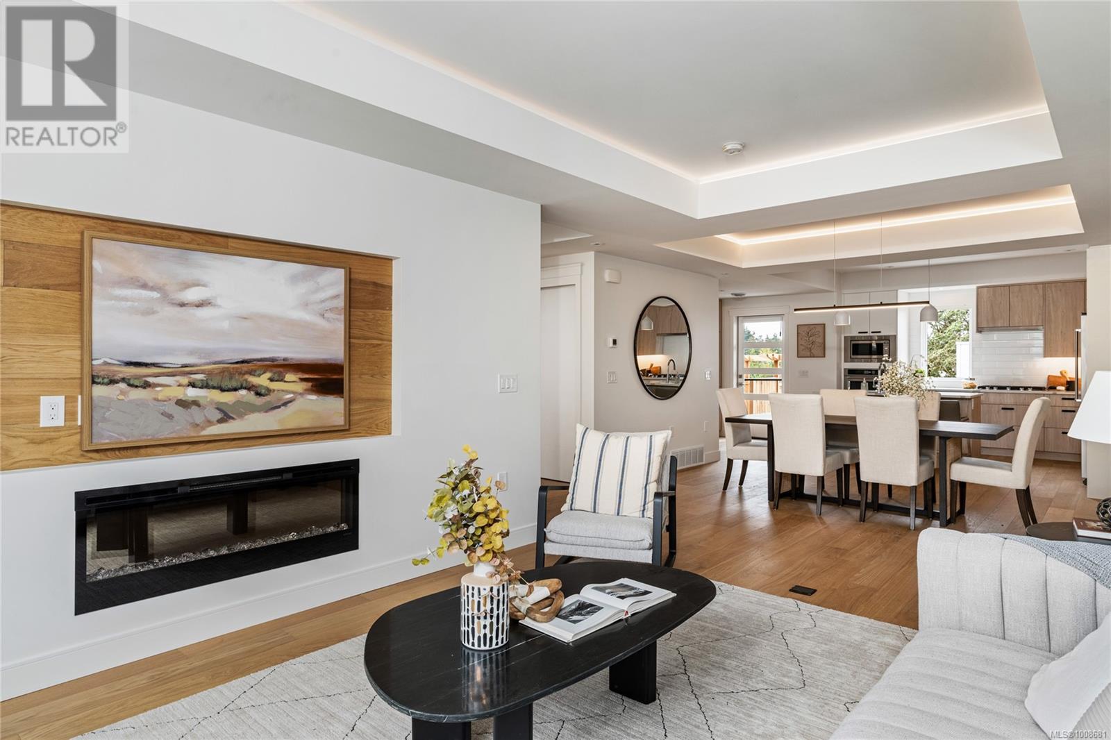 Photo 2 of 32 4253 Dieppe Rd, Saanich BC