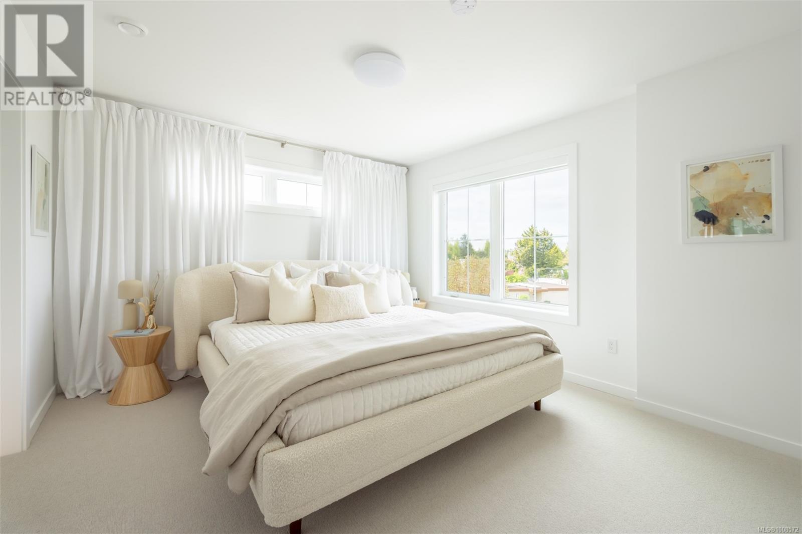 Photo 11 of Th 21 3450 Whittier Ave, Saanich BC