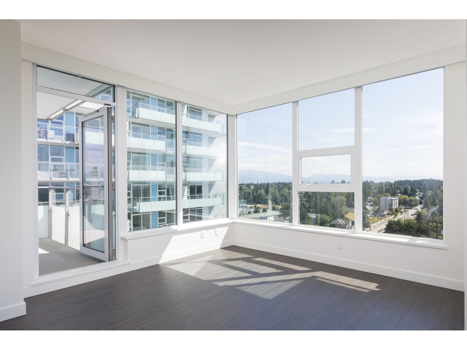 Photo 13 of 2402 13768 100 Avenue, Surrey BC