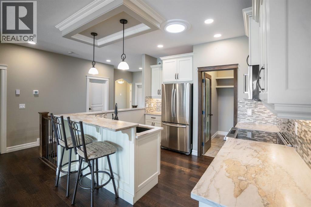 Photo 10 of 5906 24 Avenueclose, Camrose AB