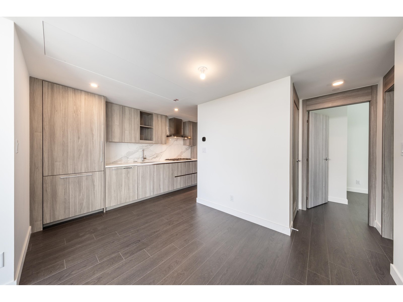 Photo 8 of 2402 13768 100 Avenue, Surrey BC