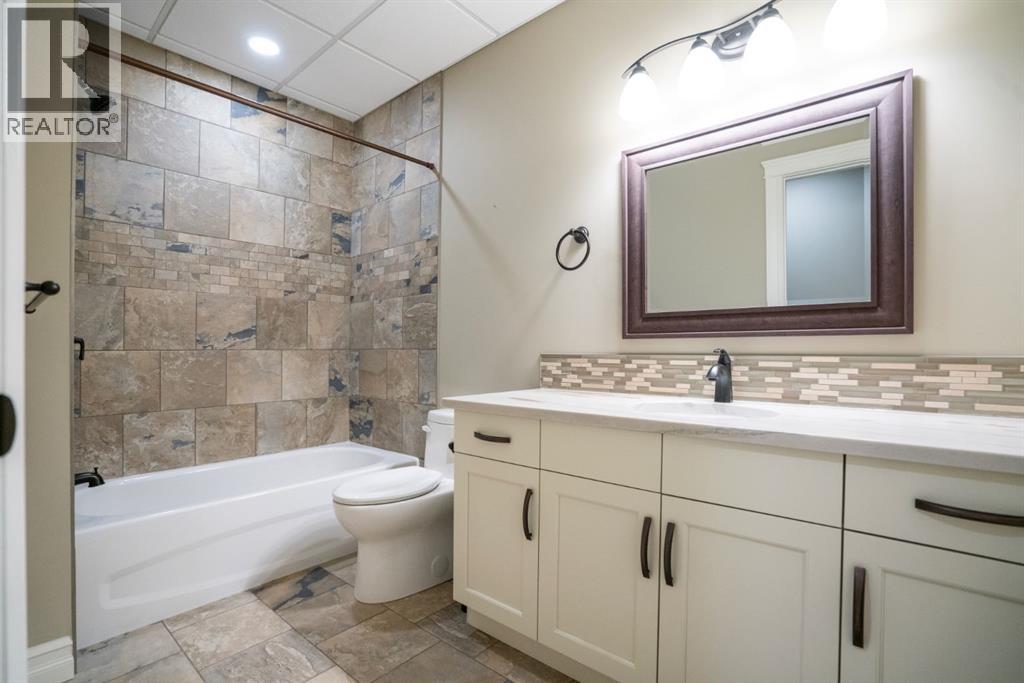 Photo 20 of 5906 24 Avenueclose, Camrose AB