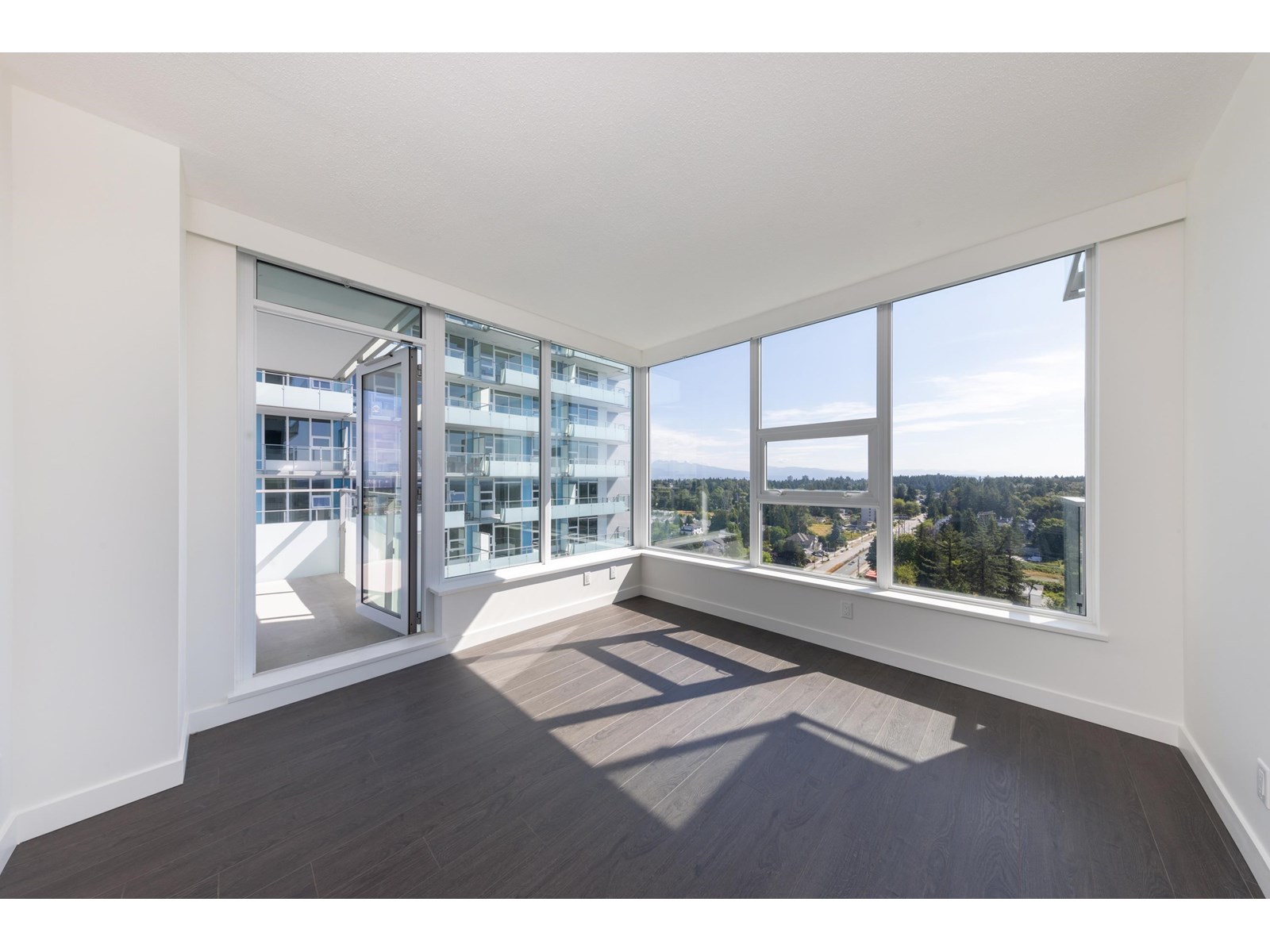 Photo 10 of 2402 13768 100 Avenue, Surrey BC