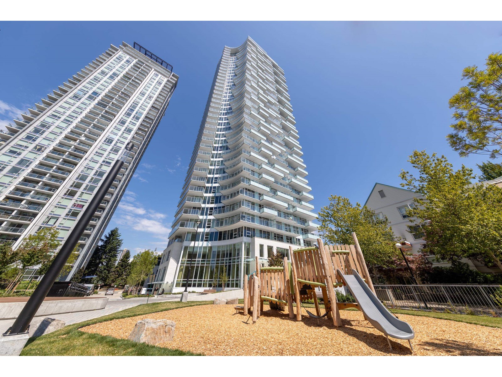 Photo 1 of 2402 13768 100 Avenue, Surrey BC