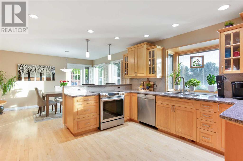 Photo 8 of 39 Canova Close Sw, Calgary AB